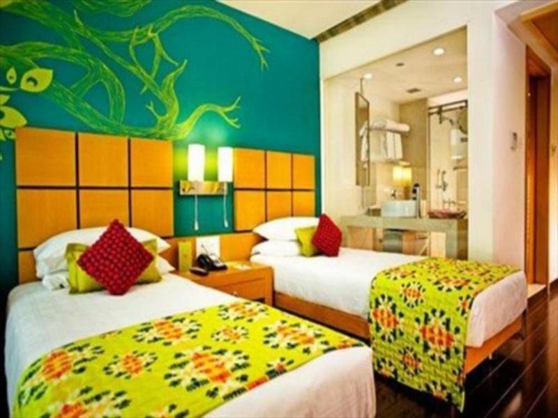 The Beatle Hotel Мумбай Екстериор снимка