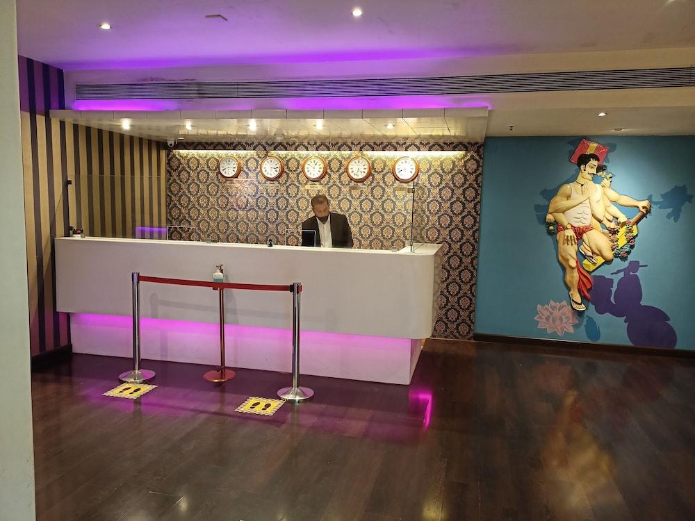 The Beatle Hotel Мумбай Екстериор снимка