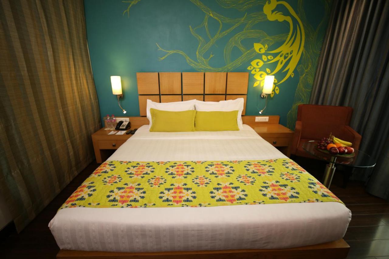 The Beatle Hotel Мумбай Екстериор снимка